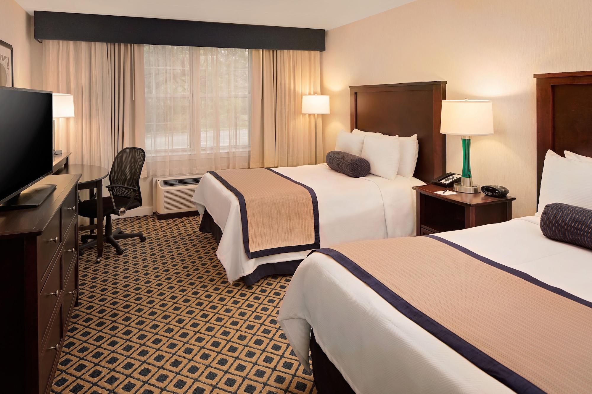 Westford Regency Inn & Conference Center Экстерьер фото