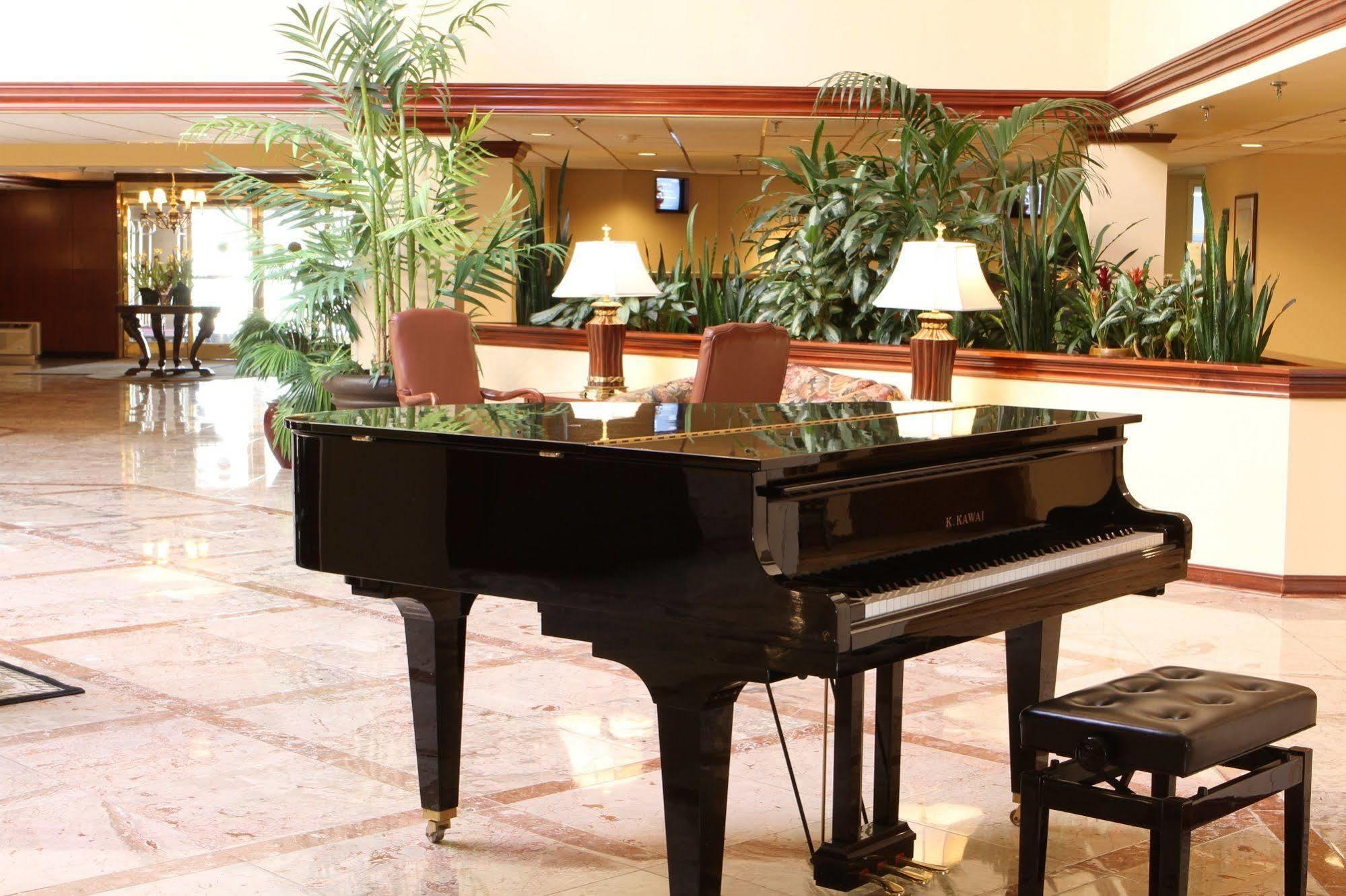 Westford Regency Inn & Conference Center Экстерьер фото